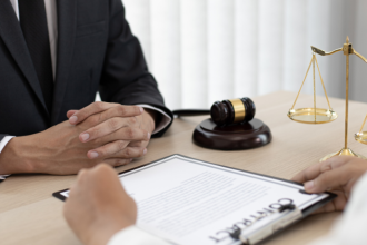 Dr. Jonatas Lucena destaca que a propriedade de perfis criados por funcionários depende do contrato e da finalidade do canal.