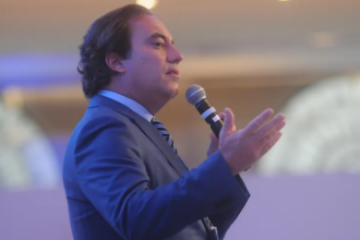 Pedro Duarte Guimarães ressalta como o CaixaTem tem democratizado o acesso ao crédito, promovendo inclusão financeira em larga escala.