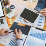 Rodrigo Balassiano ressalta como a nova regulamentação transforma a governança de fundos, fortalecendo transparência e responsabilidade.