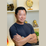 Milton Seigi Hayashi reflete sobre a banalização da cirurgia plástica e sua real função na saúde.