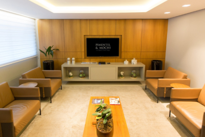 Rodrigo Gonçalves Pimentel explica como a função social da empresa e a preservação da atividade produtiva orientam a recuperação judicial.