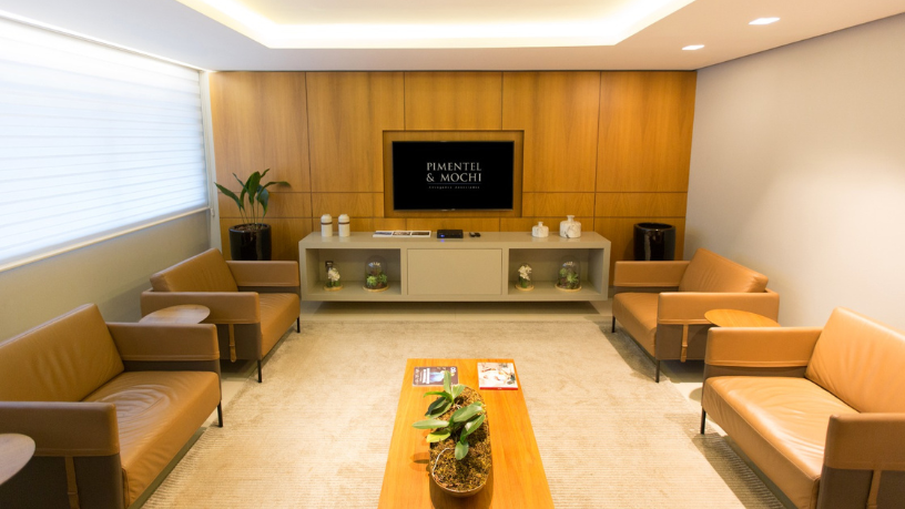 Rodrigo Gonçalves Pimentel explica como a função social da empresa e a preservação da atividade produtiva orientam a recuperação judicial.