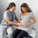 Dra. Thaline Neves explica como os avanços da medicina fetal transformam o prognóstico de gestações de alto risco.