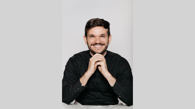 Non Stop convida para “Pecado É Não Rir”, o show de Padre Patrick que transforma pecado em gargalhada. (CRÉDITOS: RAFAEL STRABELLI)