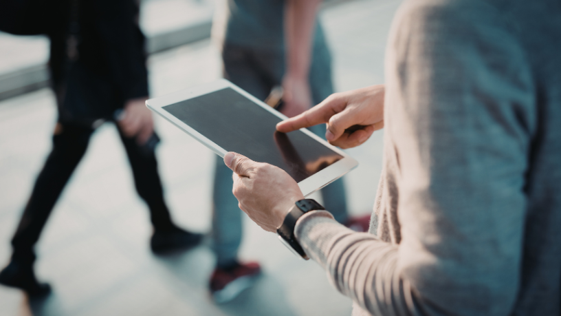 A Internet das Coisas transformando a educação em ambiente com Gustavo Morceli.